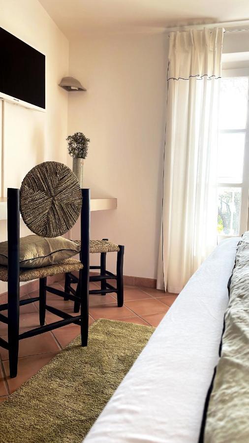 Bed and Breakfast Le Cigalon Le Beausset Habitación foto