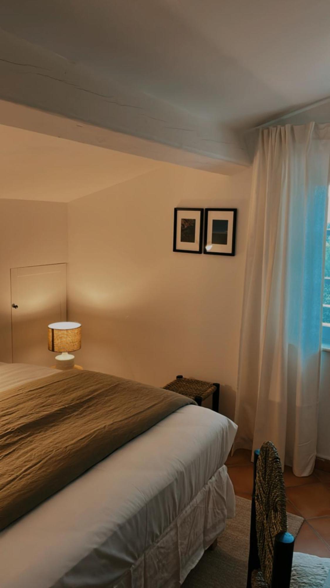 Bed and Breakfast Le Cigalon Le Beausset Habitación foto