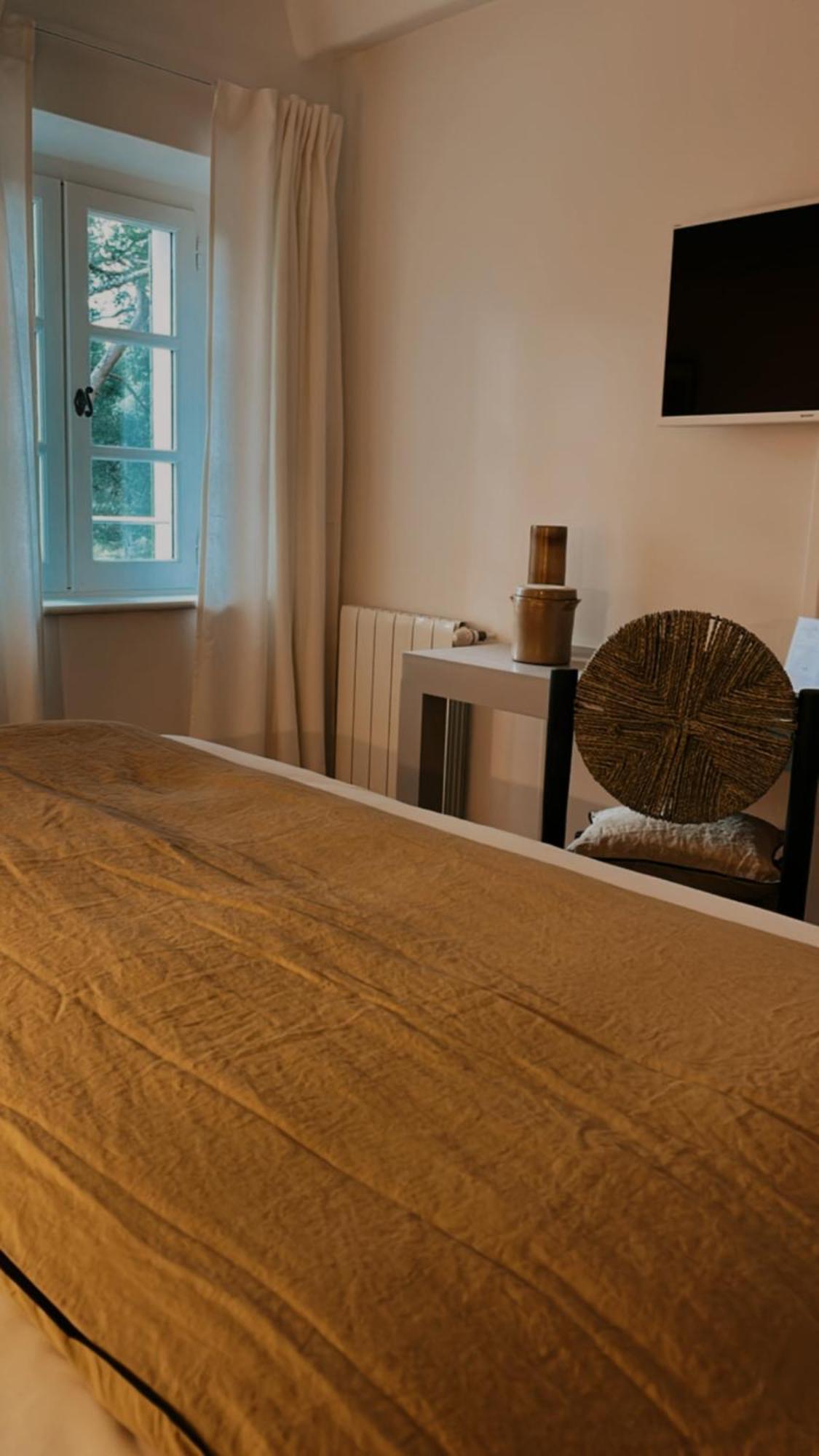 Bed and Breakfast Le Cigalon Le Beausset Habitación foto